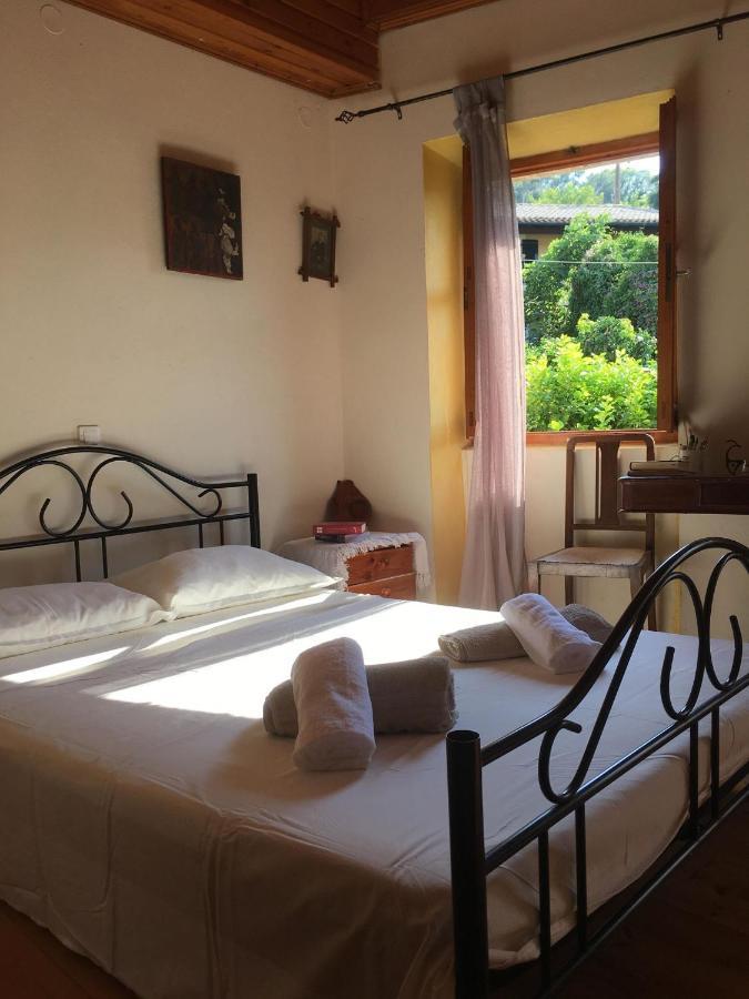 Country Traditional House In Corfu Village, Greece Sinarádes Exterior foto